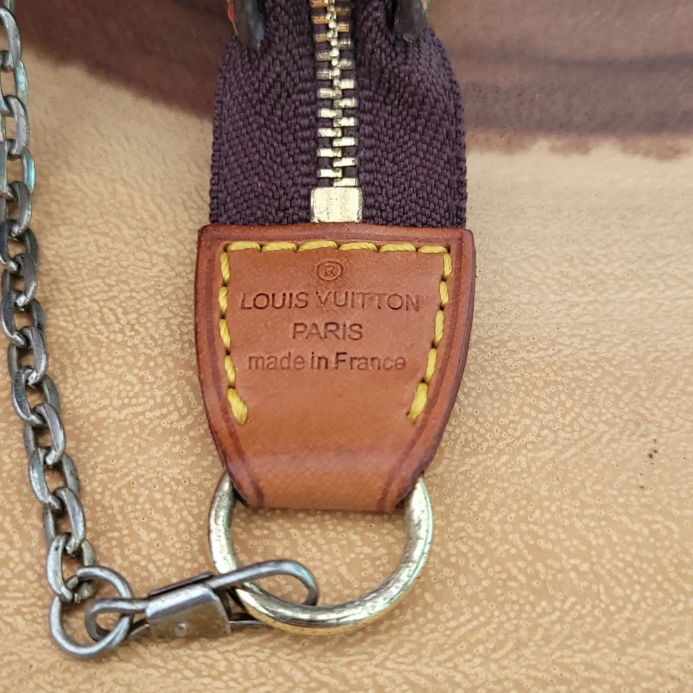 louis vuitton takashi murakami cherry pochette - Picture 9 of 14